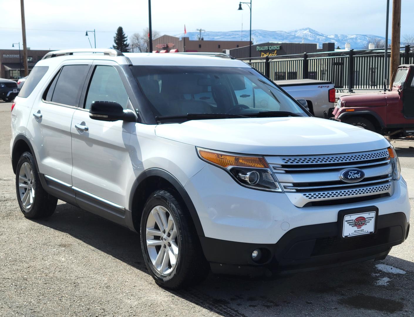 2013 White /Black Ford Explorer XLT (1FM5K8D81DG) with an 3.5L V6 engine, 6 Speed Auto transmission, located at 450 N Russell, Missoula, MT, 59801, (406) 543-6600, 46.874496, -114.017433 - Photo#3